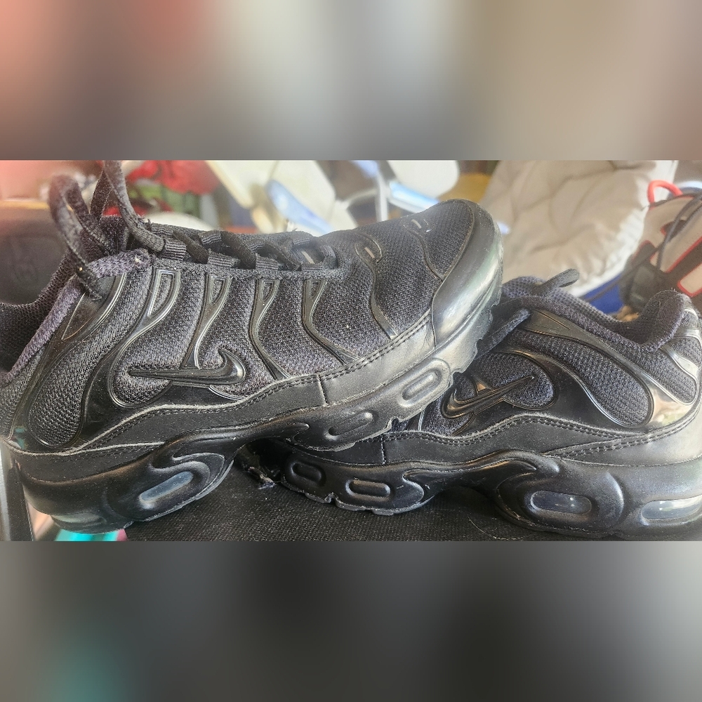Black Athletic Shoes Size 2